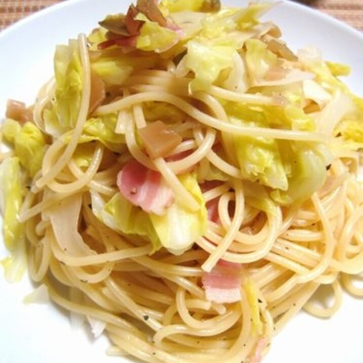 キャベツとベーコンの中華風パスタ